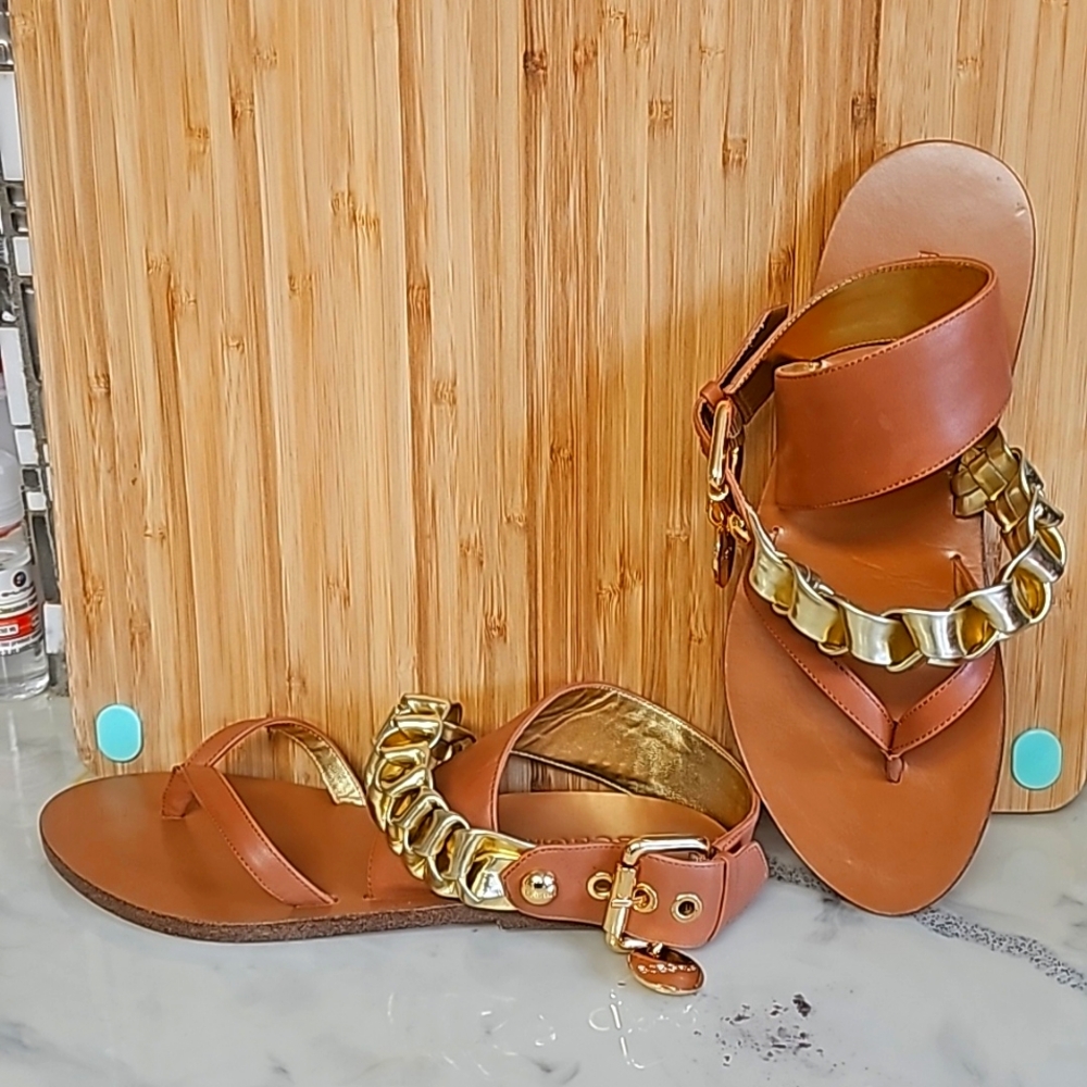 BCBG LEATHER SANDALS